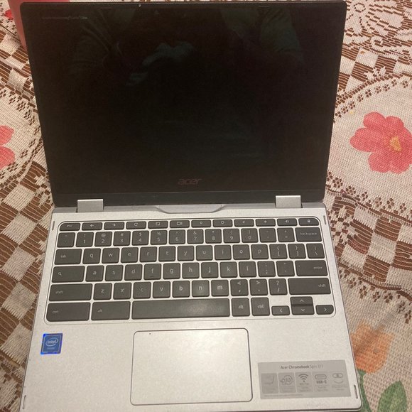 Laptop - Picture 1 of 6